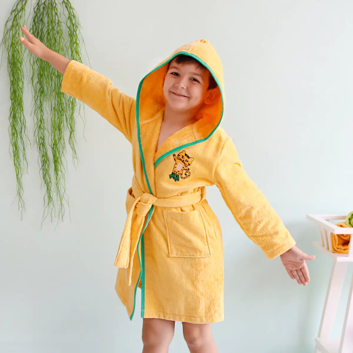 Milk&Moo Skater Cheetah Kids Bathrobe – 100% Turkish Cotton, Hooded Robe for Boys & Girls, Age 5-6