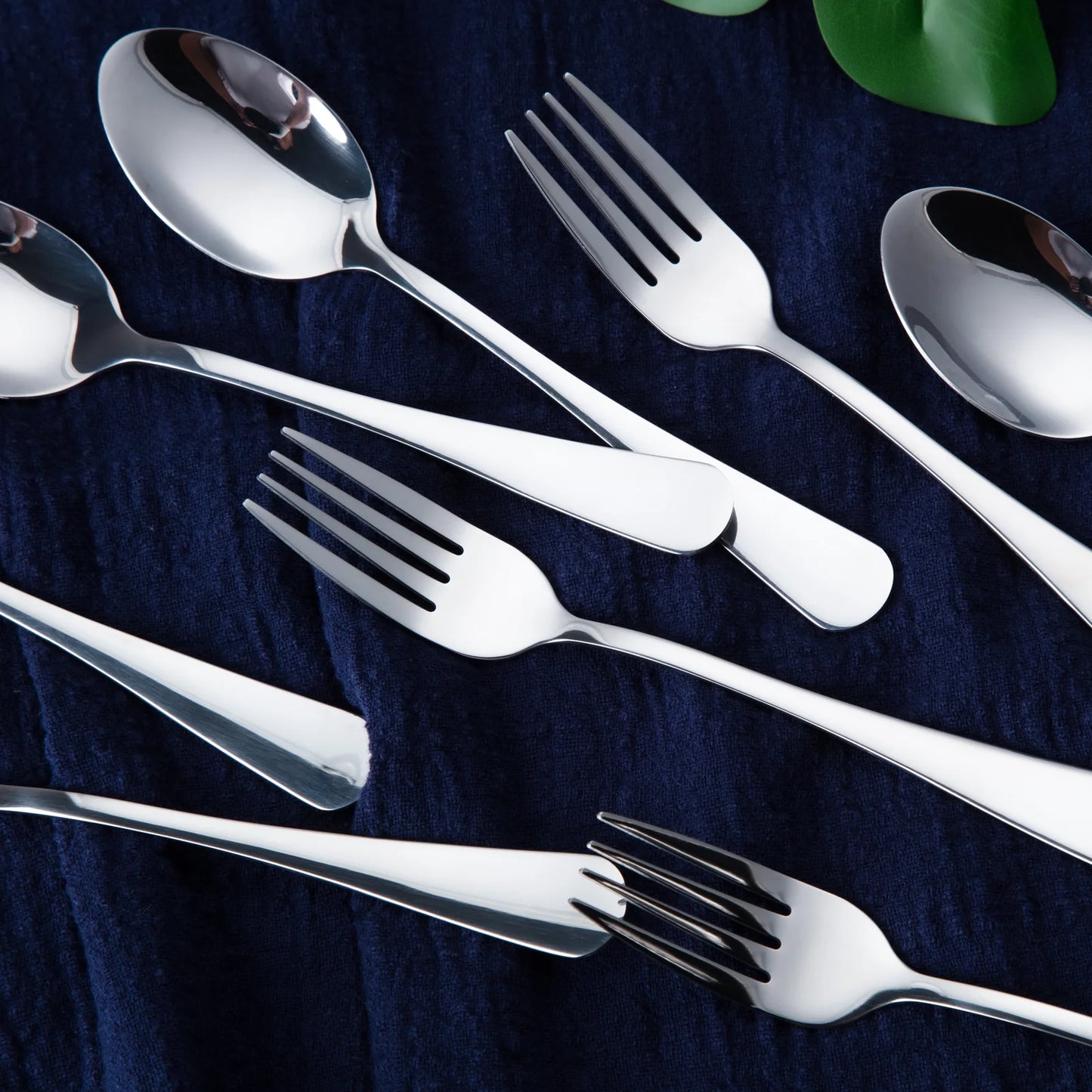 24Pcs Forks and Spoons Silverware Set Stainless Steel Flatware Cutlery Set for Home, Kitchen, Restaurant, Dishwasher Safe
